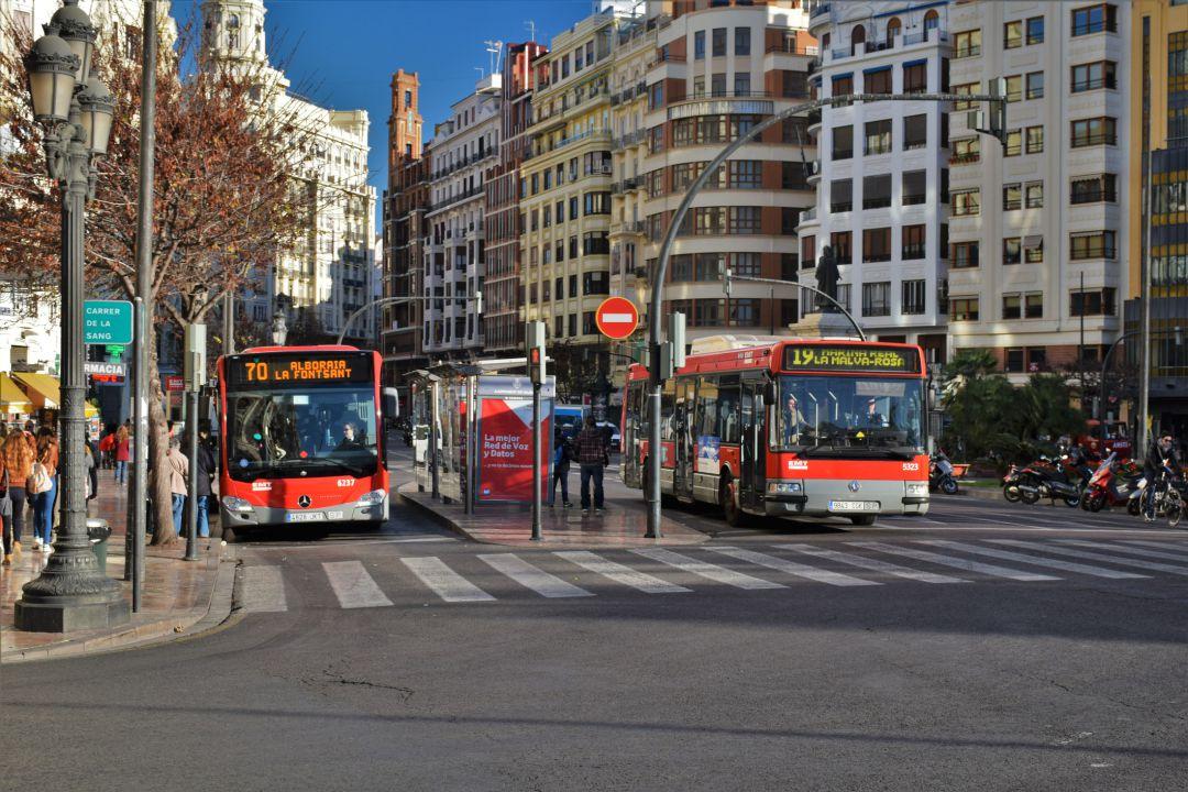 La continuidad forzosa del servicio de autobús urbano tras la extinción del contrato